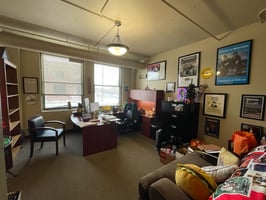 22933517