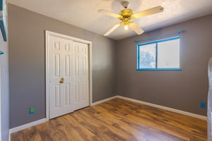 21073001