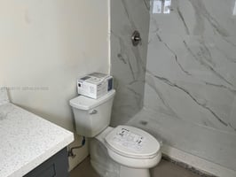 28890366