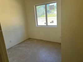 31190281