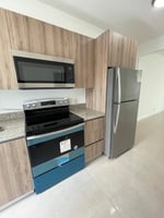 21351560