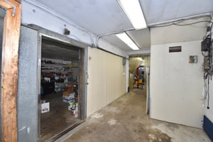 21370015