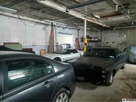 21557085
