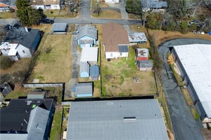 21560883