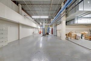 21566087