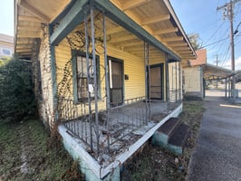 21581621