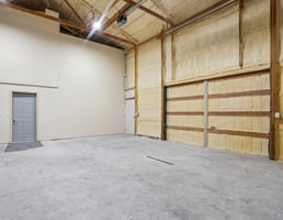 31683085