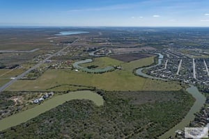 21606762