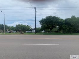 21630585
