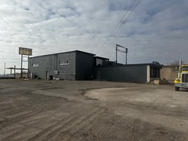 21658183