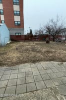 21813134