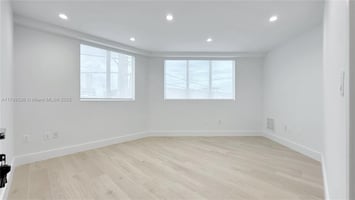 27278384