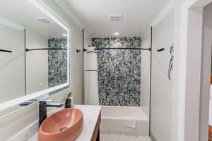22020918
