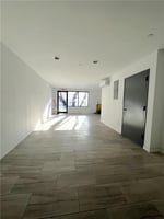 22048172