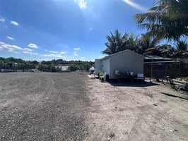 22135716