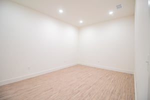 29578057