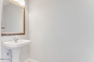 22373002