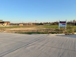 22808282