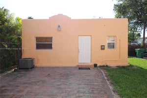22902620