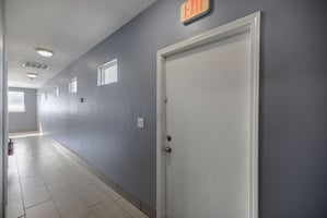 22843304