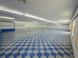 33193303