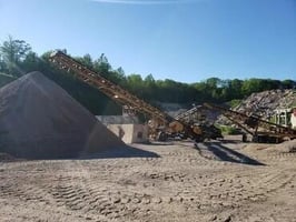 22900633