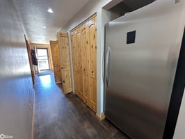22900330