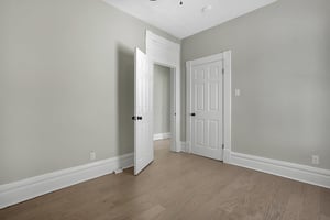23005285