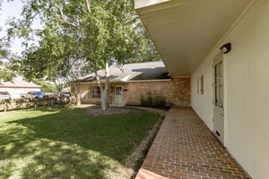 27023903
