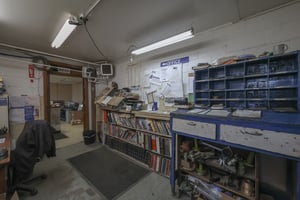 23380184