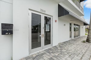 31753182