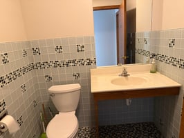 25635447
