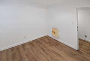 32318258