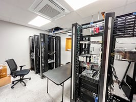 32685600