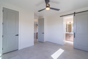 32618815