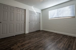 24703386