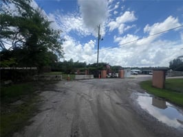 27200943