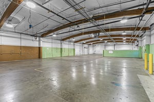 31592490