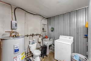 33923102