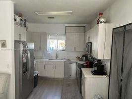 25708474