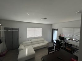 25708472