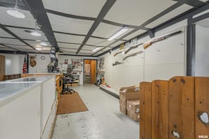 25723372