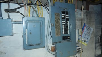25724913