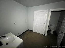 25935629
