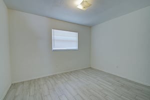 32404095