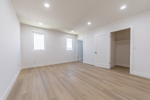 26423577