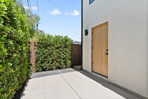 26695586