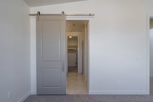 32618022