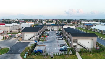 27051558