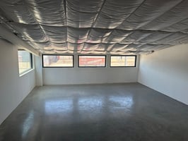 27084095